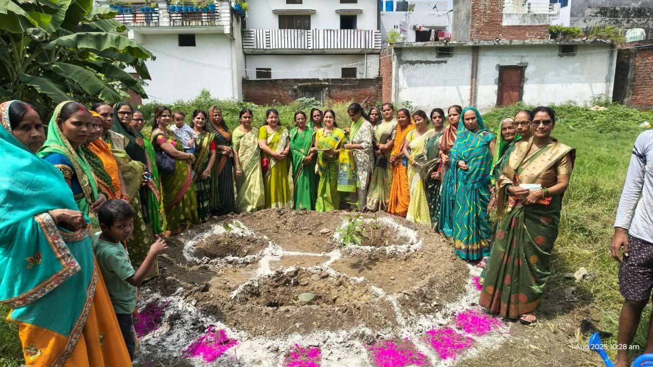 वृक्षारोपण करें, हरियाली बढ़ाएँस्वच्छ एवं सुंदर नगर बनाएँ।